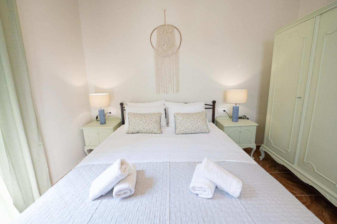 Sunny Yard Apartments Порос Экстерьер фото