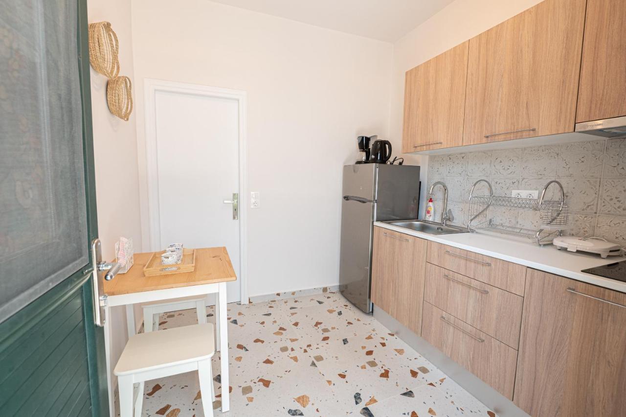 Sunny Yard Apartments Порос Экстерьер фото