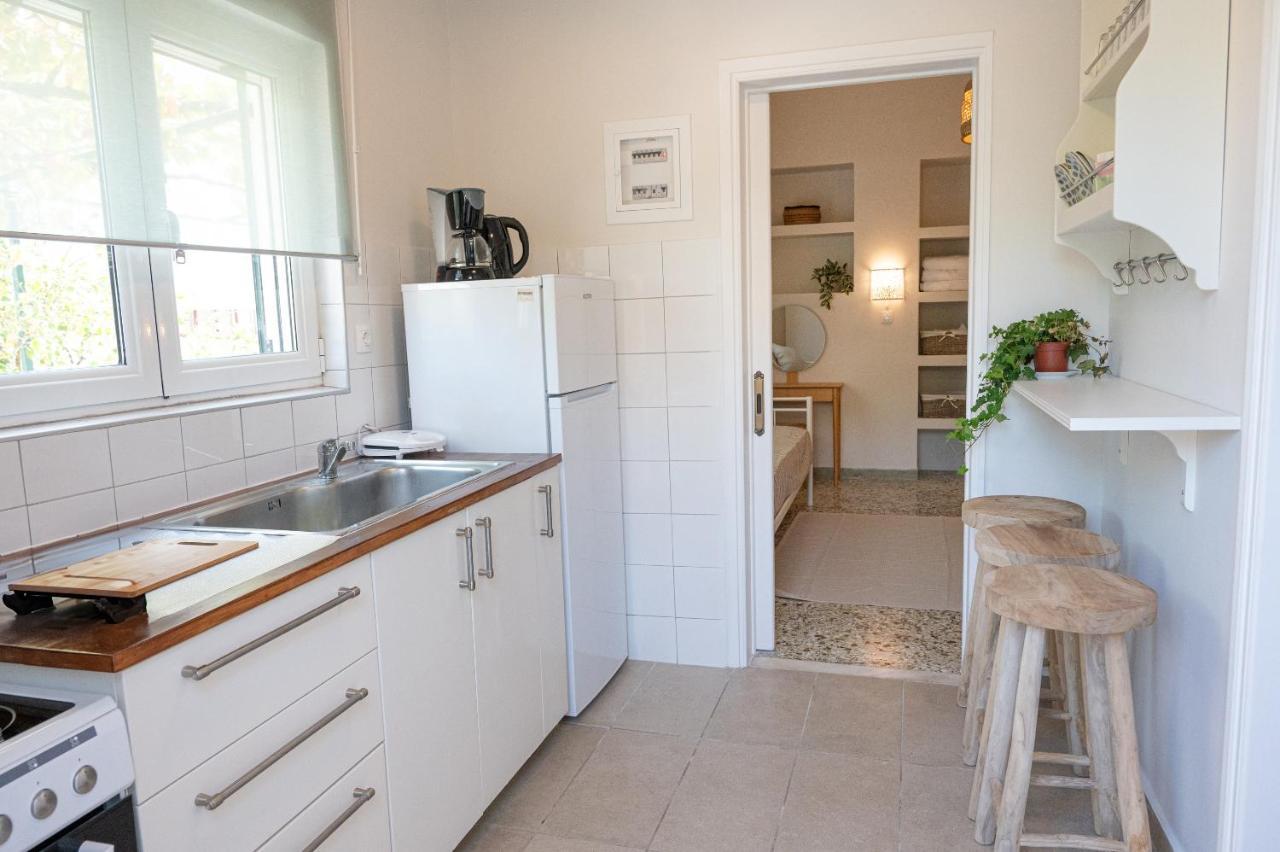 Sunny Yard Apartments Порос Экстерьер фото