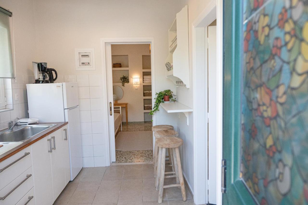 Sunny Yard Apartments Порос Экстерьер фото